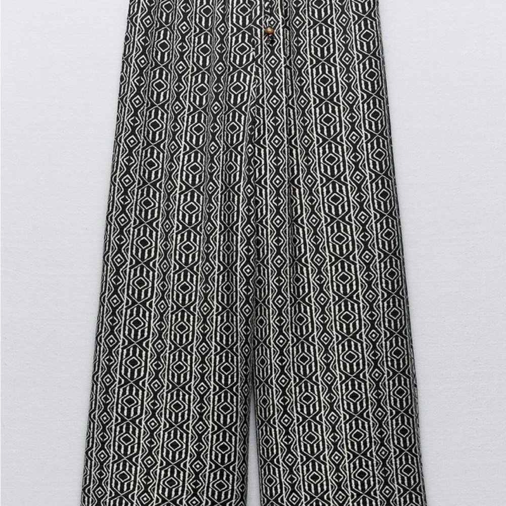 ZARA // Black and White Geometric Wide Leg Pants - Picture 2 of 6